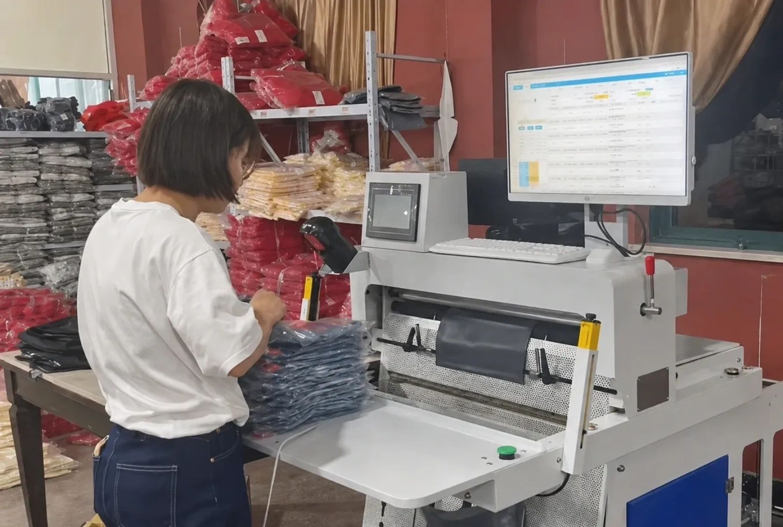 NetRay automatic packaging machine for bag opening, label printing, sealing and discharge